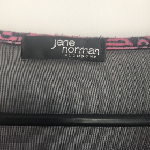 Jane Norman - Patterned T-Shirt with Sheer Back - Picture 4 of 7